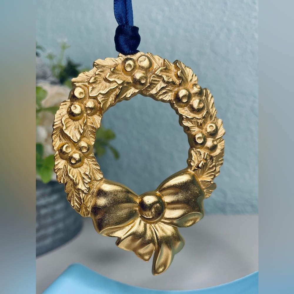 Golden Wreath - Gold Colored Christmas Ornament